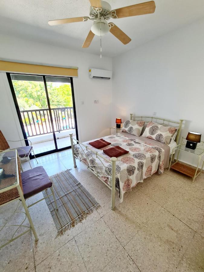 2 Bedroom Townhouse, Close To Paphos Harbour, Use Of Onsite Facilities Екстериор снимка