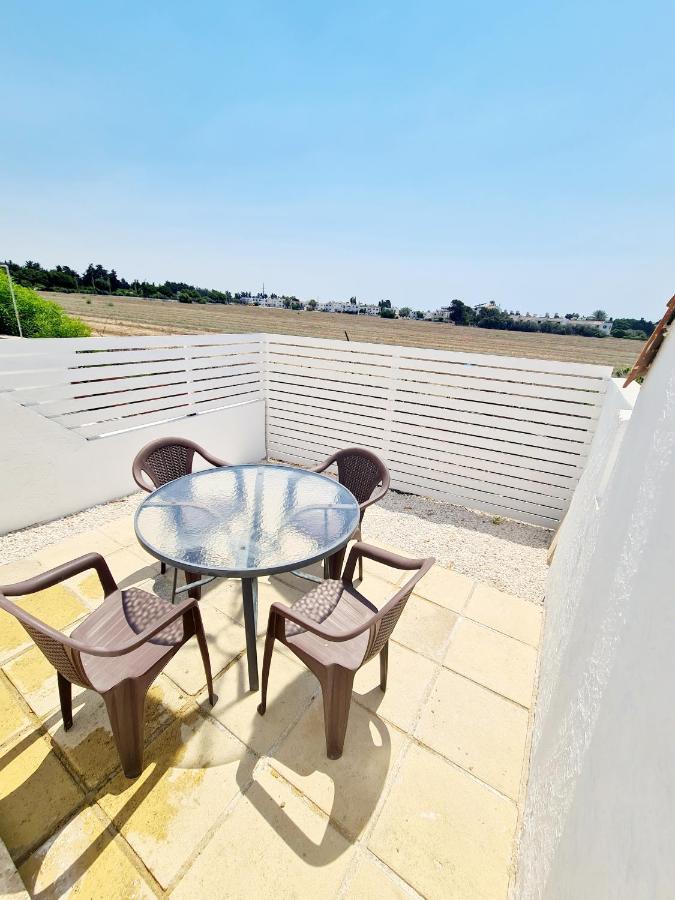2 Bedroom Townhouse, Close To Paphos Harbour, Use Of Onsite Facilities Екстериор снимка