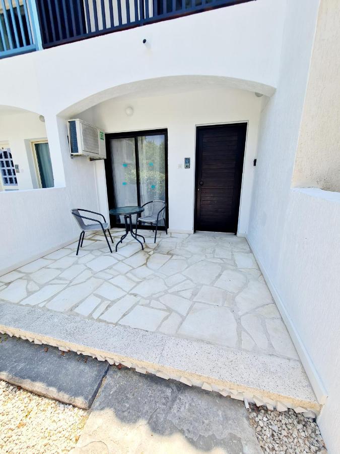 2 Bedroom Townhouse, Close To Paphos Harbour, Use Of Onsite Facilities Екстериор снимка