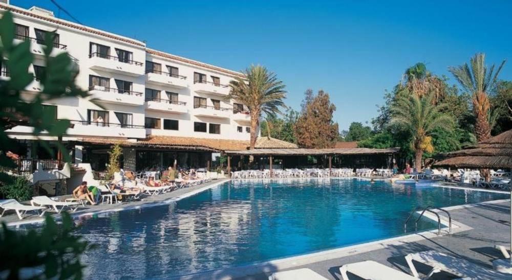 2 Bedroom Townhouse, Close To Paphos Harbour, Use Of Onsite Facilities Екстериор снимка